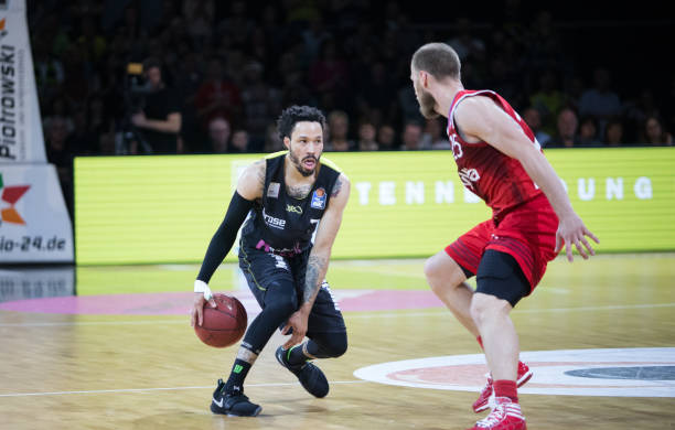 更是两支球 更是两支球