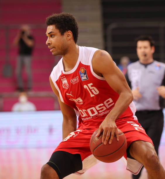 关键破门 关键破门